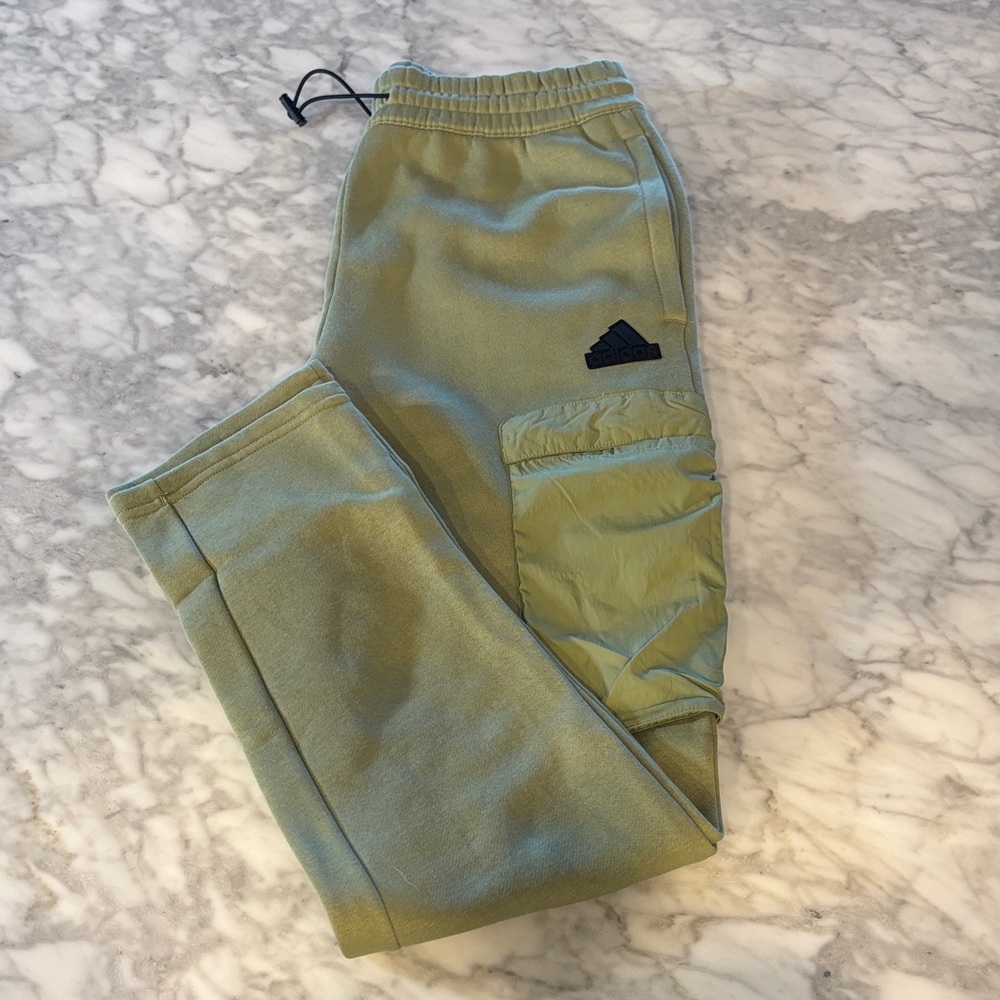 adidas Olive Joggers sweatpants with cargo Pockets size small